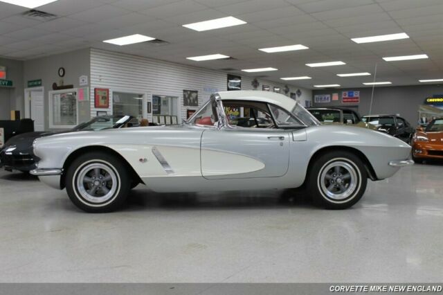 Chevrolet Corvette 1962 image number 2