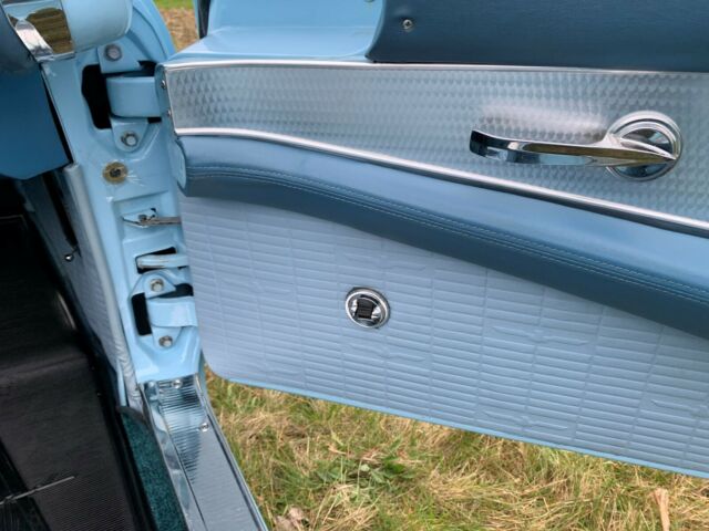 Ford Thunderbird 1957 image number 38