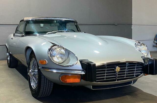 Jaguar E-Type 1974 image number 10