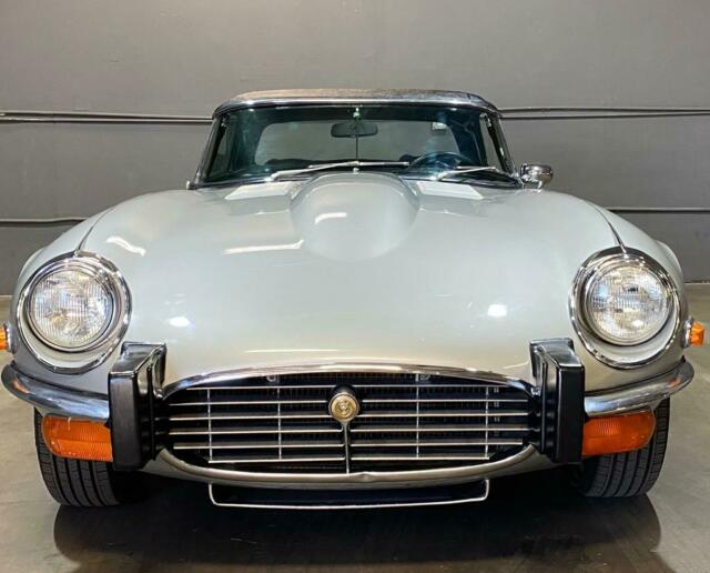 Jaguar E-Type 1974 image number 27