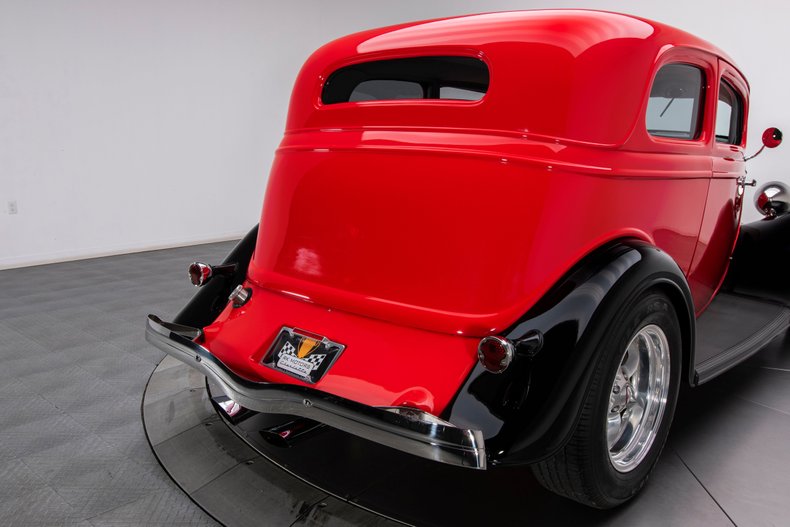 Ford DeLuxe Victoria 1933 image number 18