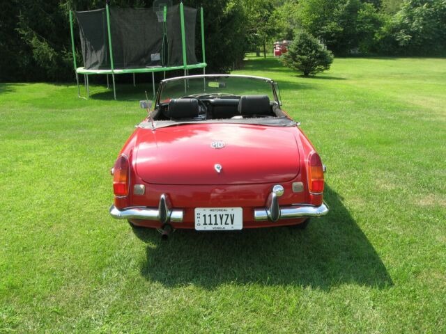MG MGB 1970 image number 1