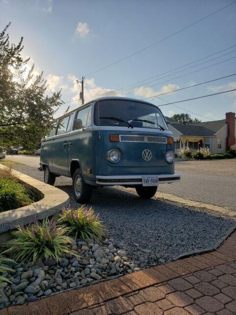Volkswagen Microbus 1976 image number 12