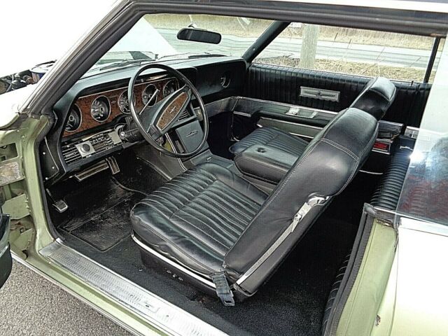 Ford Thunderbird 1968 image number 28