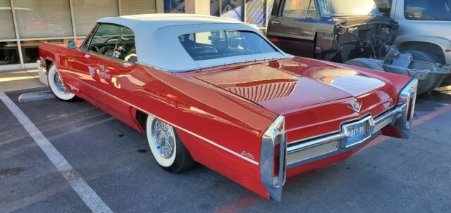 Cadillac DeVille Convertible 1966 image number 38