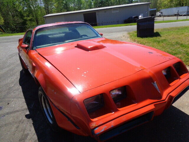 Pontiac Firebird 1979 image number 1