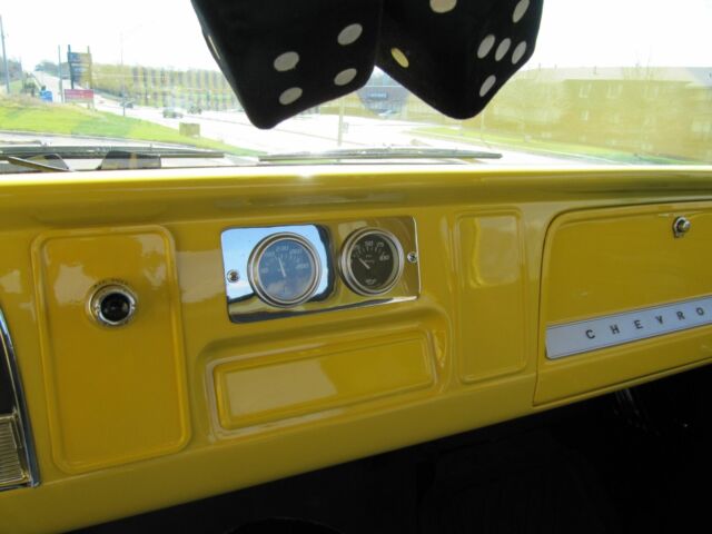 Chevrolet 1/2 PICKUP 1966 image number 16