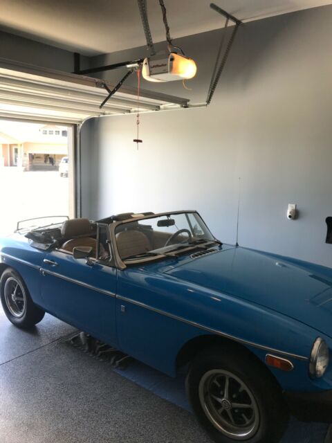 MG MGB 1979 image number 16