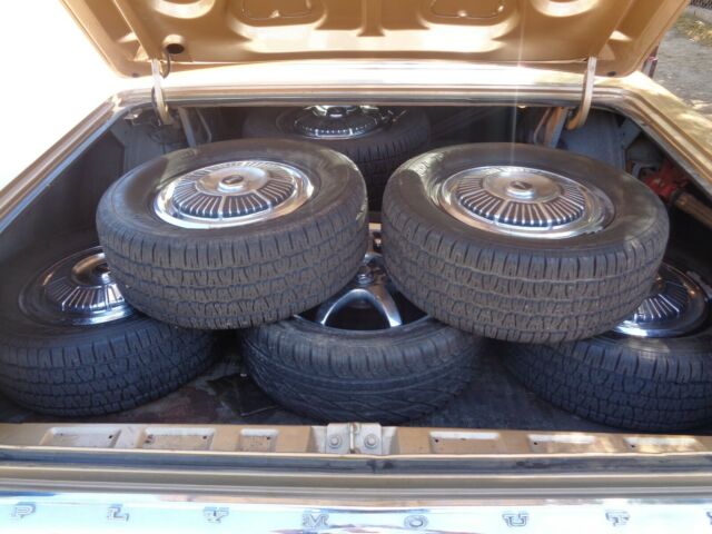Plymouth Fury 1966 image number 21