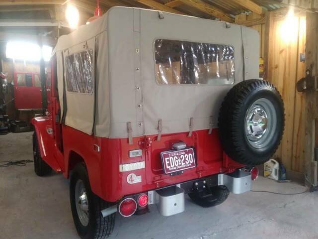 Toyota Land Cruiser 1972 image number 4