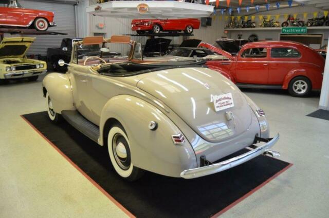 Ford Deluxe 1940 image number 7