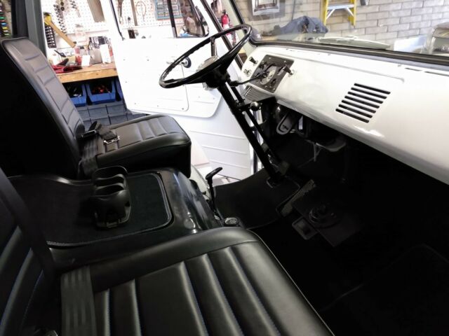 Ford E-100 Econoline 1962 image number 7