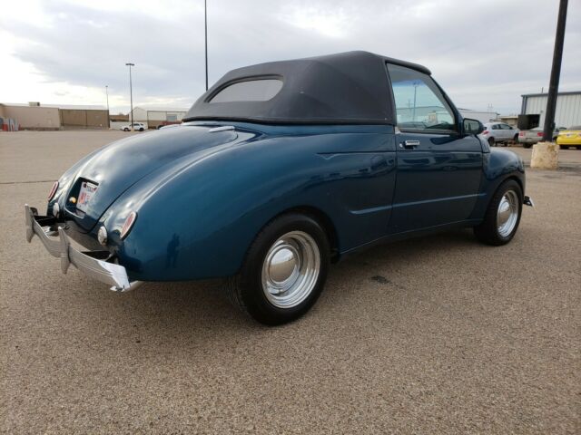 Ford 2 Door 1940 image number 21
