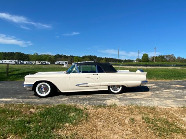 Ford Thunderbird 1959 image number 0
