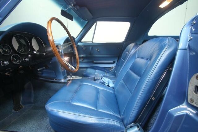 Chevrolet Corvette 1965 image number 28