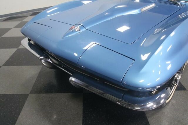 Chevrolet Corvette 1965 image number 9
