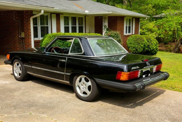 Mercedes-Benz SL-Class 1977 image number 18