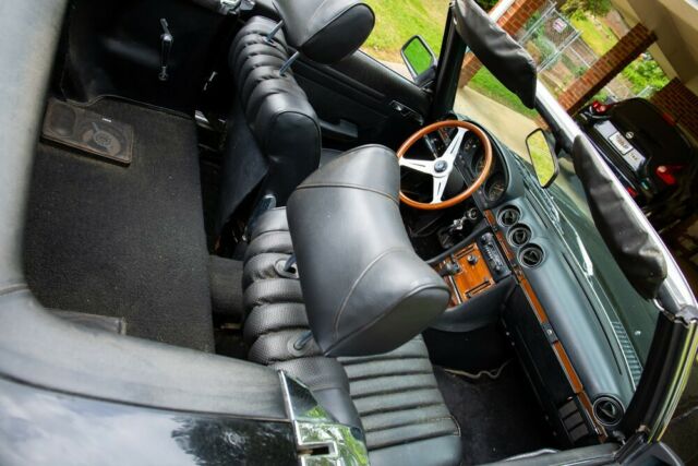 Mercedes-Benz SL-Class 1977 image number 23