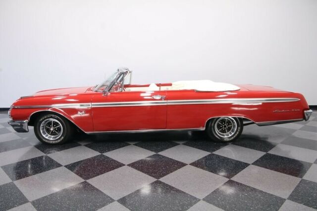 Ford Galaxie 1962 image number 31