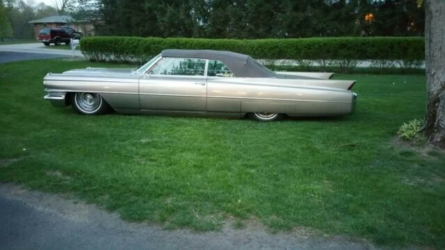 Cadillac DeVille 1963 image number 2