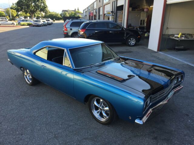 Plymouth Road Runner 1968 image number 0