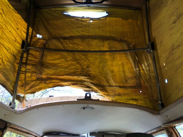 Volkswagen Bus/Vanagon 1977 image number 2