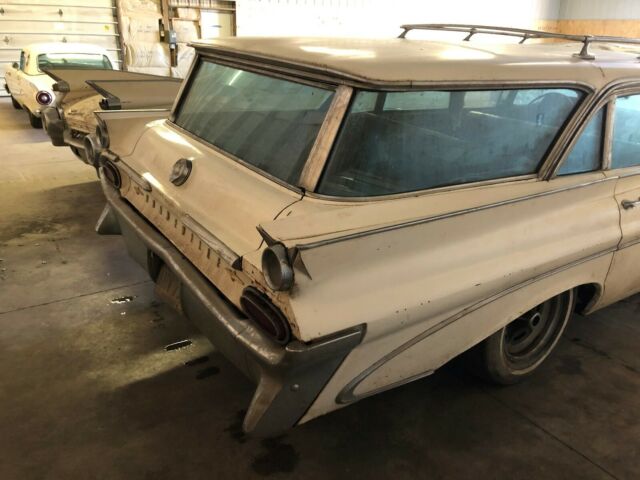 Pontiac Bonneville 1959 image number 4