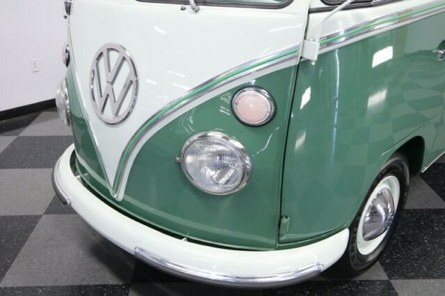 Volkswagen Microbus De Luxe 1965 image number 22