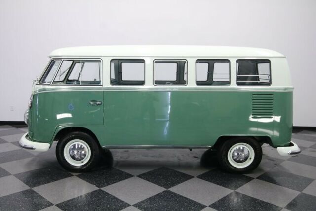 Volkswagen Microbus De Luxe 1965 image number 26