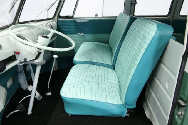 Volkswagen Microbus De Luxe 1965 image number 4