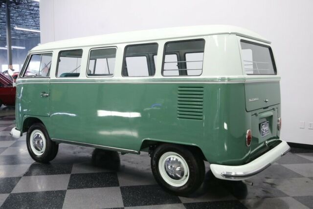 Volkswagen Microbus De Luxe 1965 image number 8