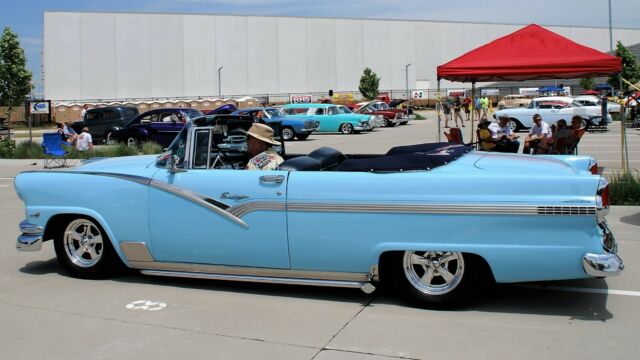 Ford Sunliner 1956 image number 0