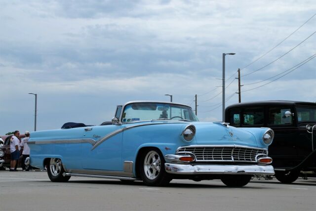 Ford Sunliner 1956 image number 21