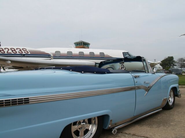 Ford Sunliner 1956 image number 32