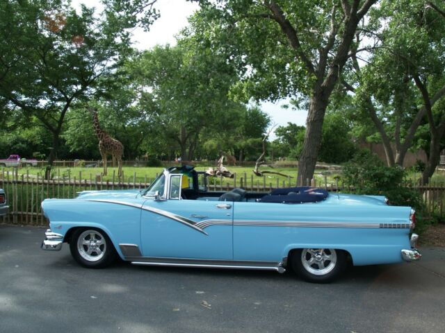 Ford Sunliner 1956 image number 37