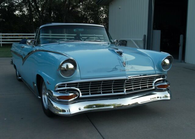 Ford Sunliner 1956 image number 42