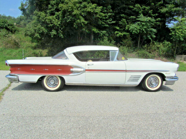 Pontiac Bonneville 1958 image number 1