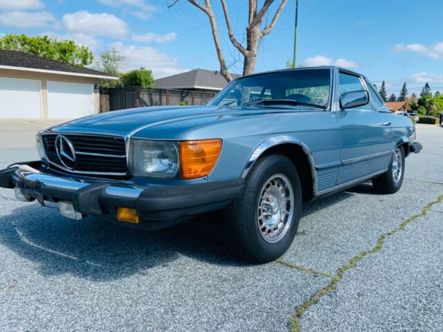 Mercedes-Benz SL-Class 1979 image number 23