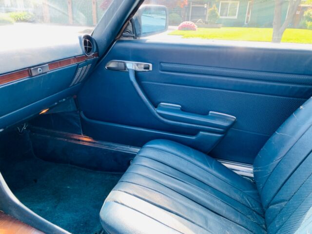 Mercedes-Benz SL-Class 1979 image number 38