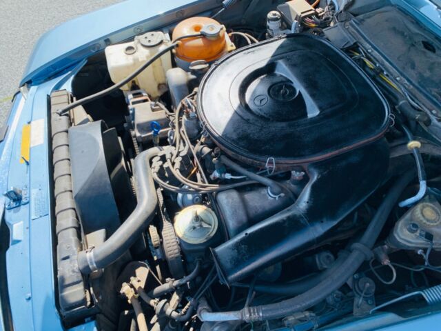 Mercedes-Benz SL-Class 1979 image number 40