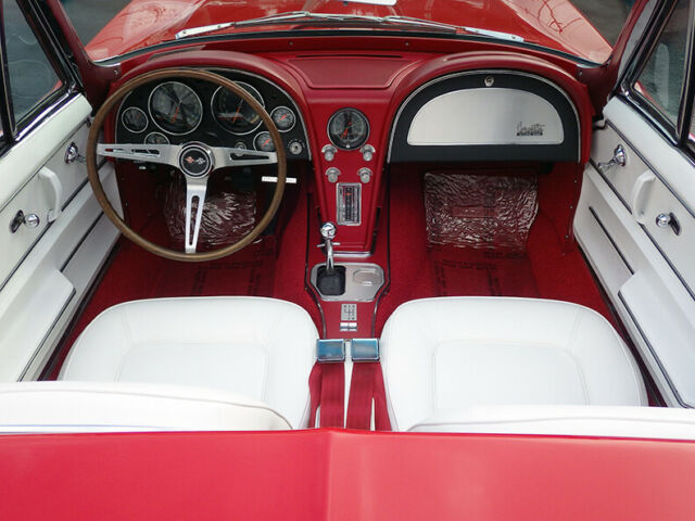 Chevrolet Corvette 1965 image number 16