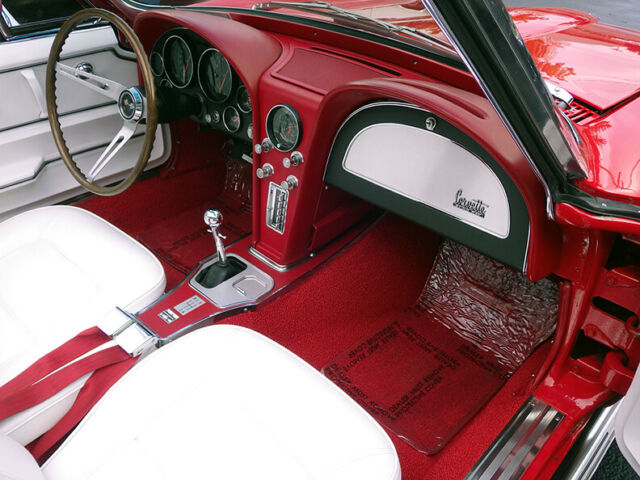 Chevrolet Corvette 1965 image number 18
