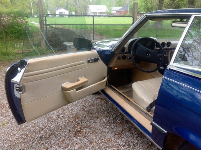 Mercedes-Benz SL-Class 1977 image number 10