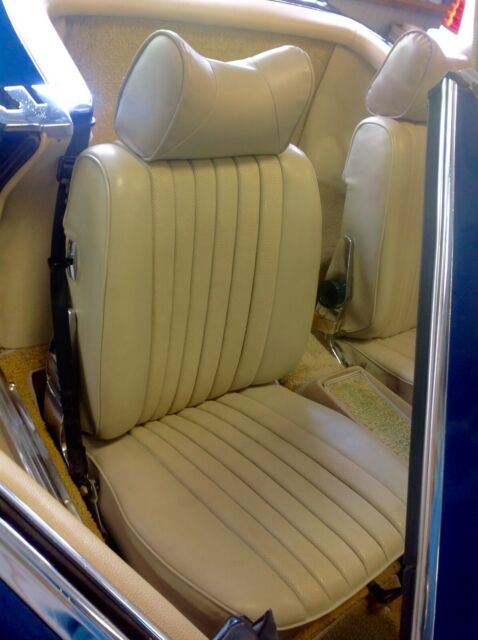 Mercedes-Benz SL-Class 1977 image number 13
