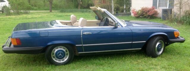 Mercedes-Benz SL-Class 1977 image number 25