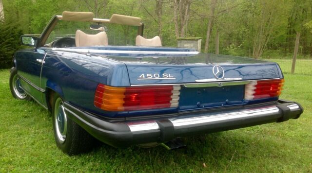 Mercedes-Benz SL-Class 1977 image number 27