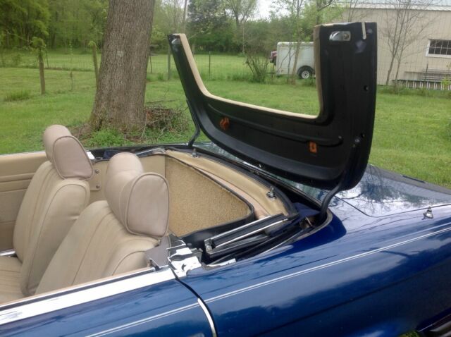 Mercedes-Benz SL-Class 1977 image number 46