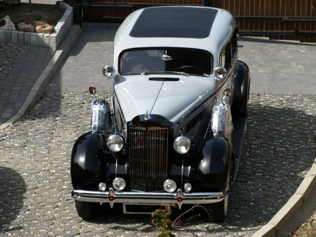 Packard Standard Eight 1937 image number 11
