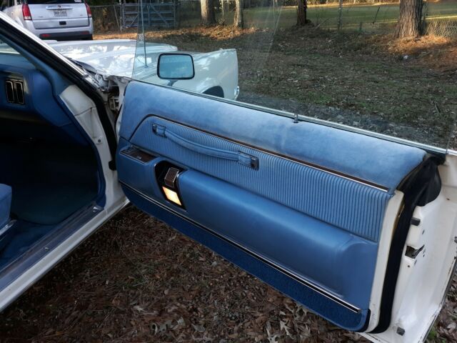Chrysler New Yorker 1977 image number 15