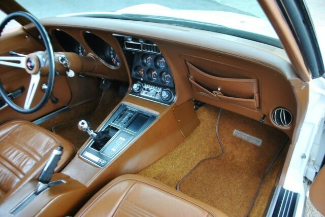 Chevrolet Corvette 1973 image number 29